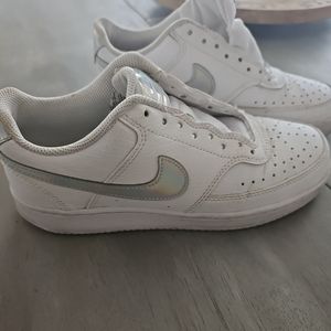 Women NIKE shoes court vision